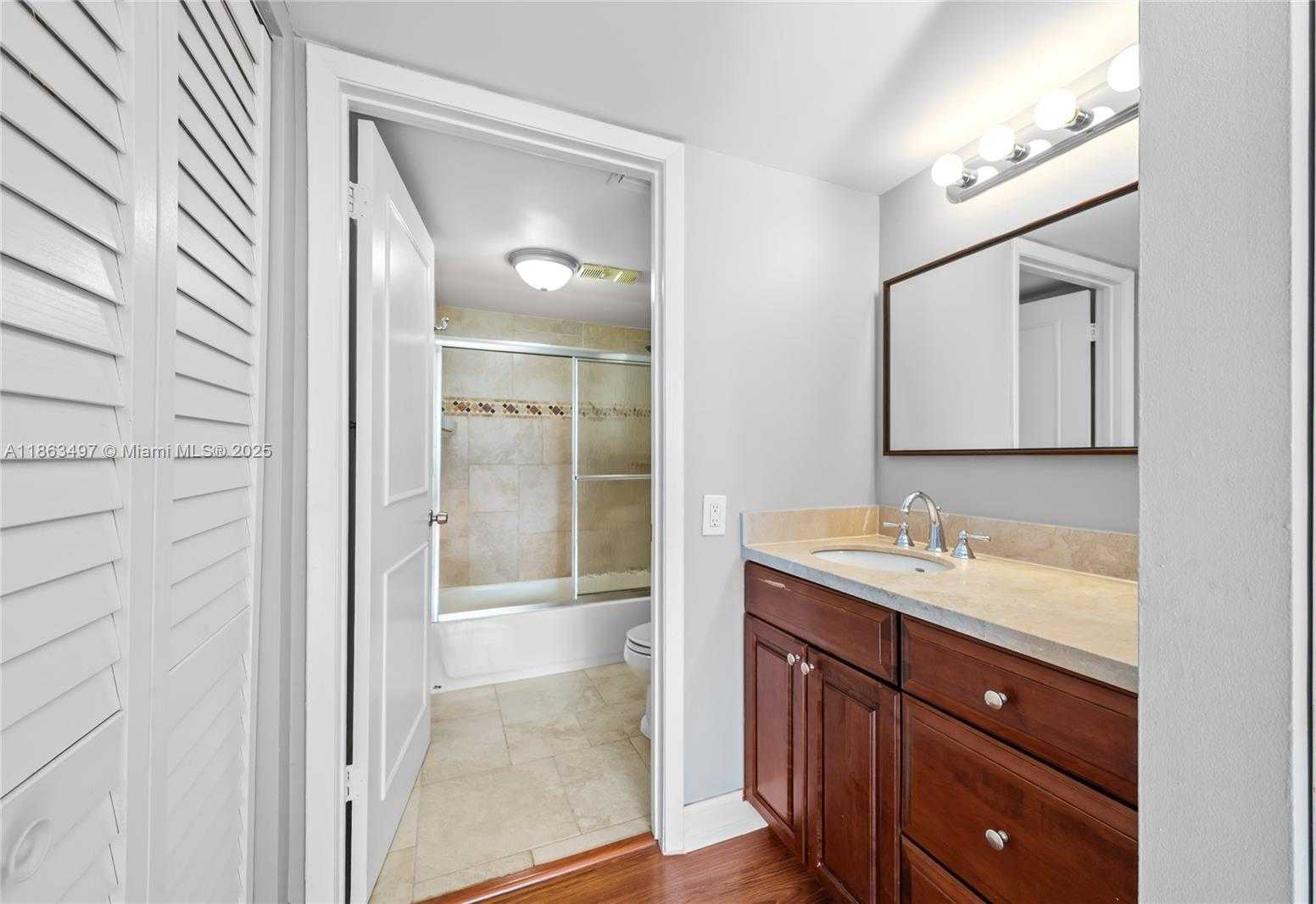Small Image of 540 BRICKELL KEY DR #815, Miami Number 14