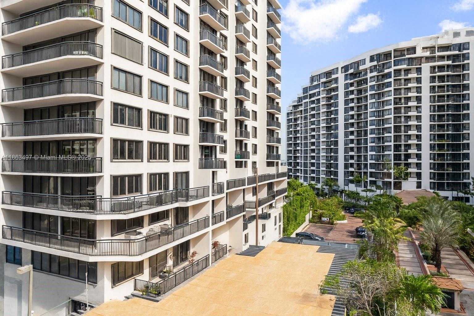 Small Image of 540 BRICKELL KEY DR #815, Miami Number 26