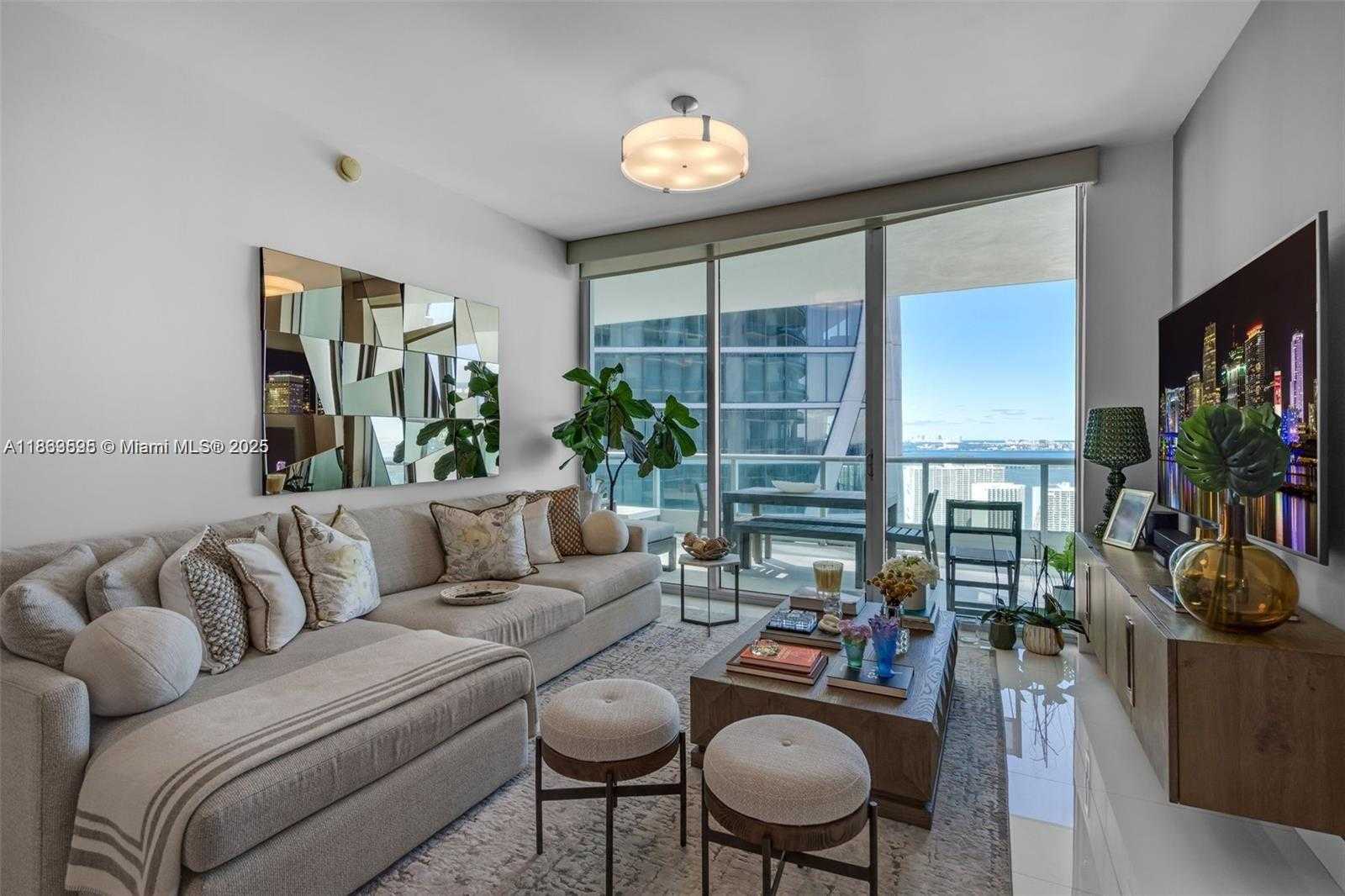 Small Image of 900 BISCAYNE BLVD #5208, Miami Number 3