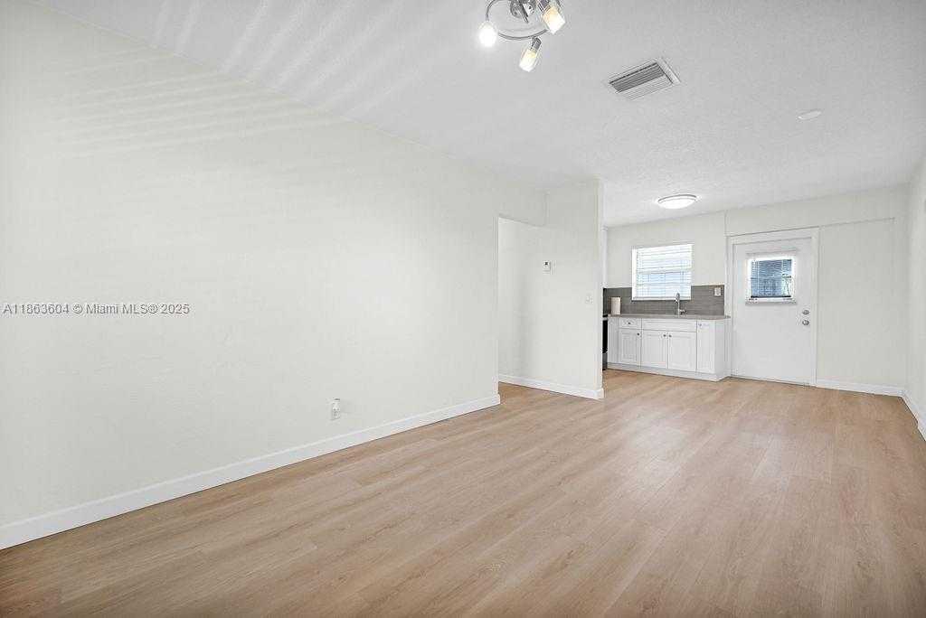 Small Image of 1301 NORTH 12TH CT #3B, Hollywood Number 2