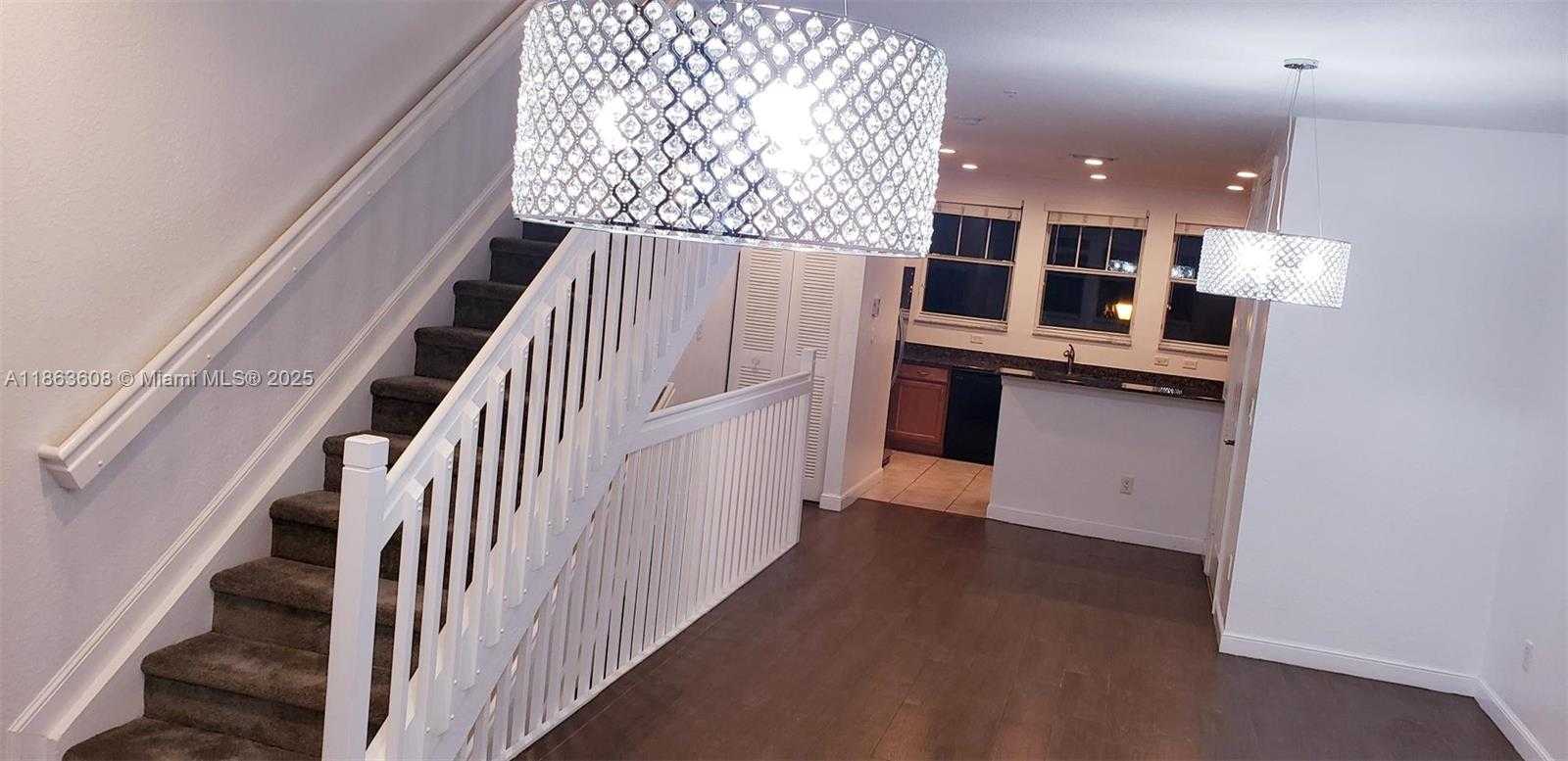 Small Image of 833 MILLBRAE CT #5, West Palm Beach Number 5