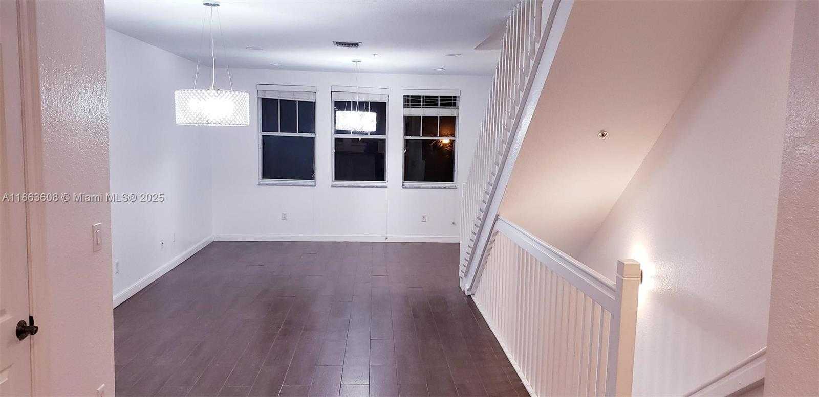 Small Image of 833 MILLBRAE CT #5, West Palm Beach Number 6