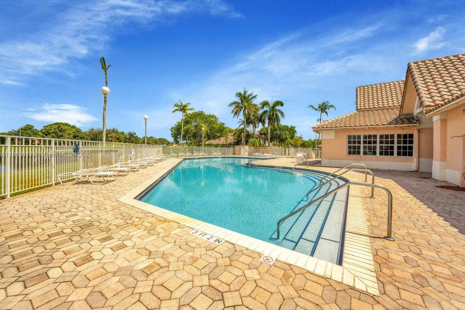 Small Image of 20839 NORTH WEST 4TH ST, Pembroke Pines Number 23