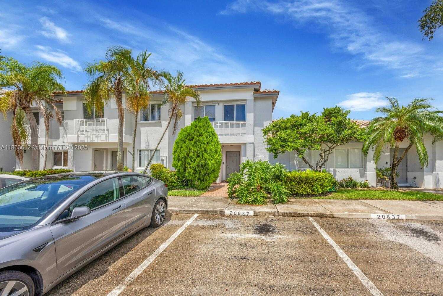 Small Image of 20839 NORTH WEST 4TH ST, Pembroke Pines Number 30