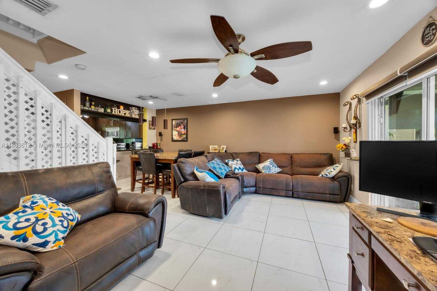 Small Image of 20839 NORTH WEST 4TH ST, Pembroke Pines Number 6