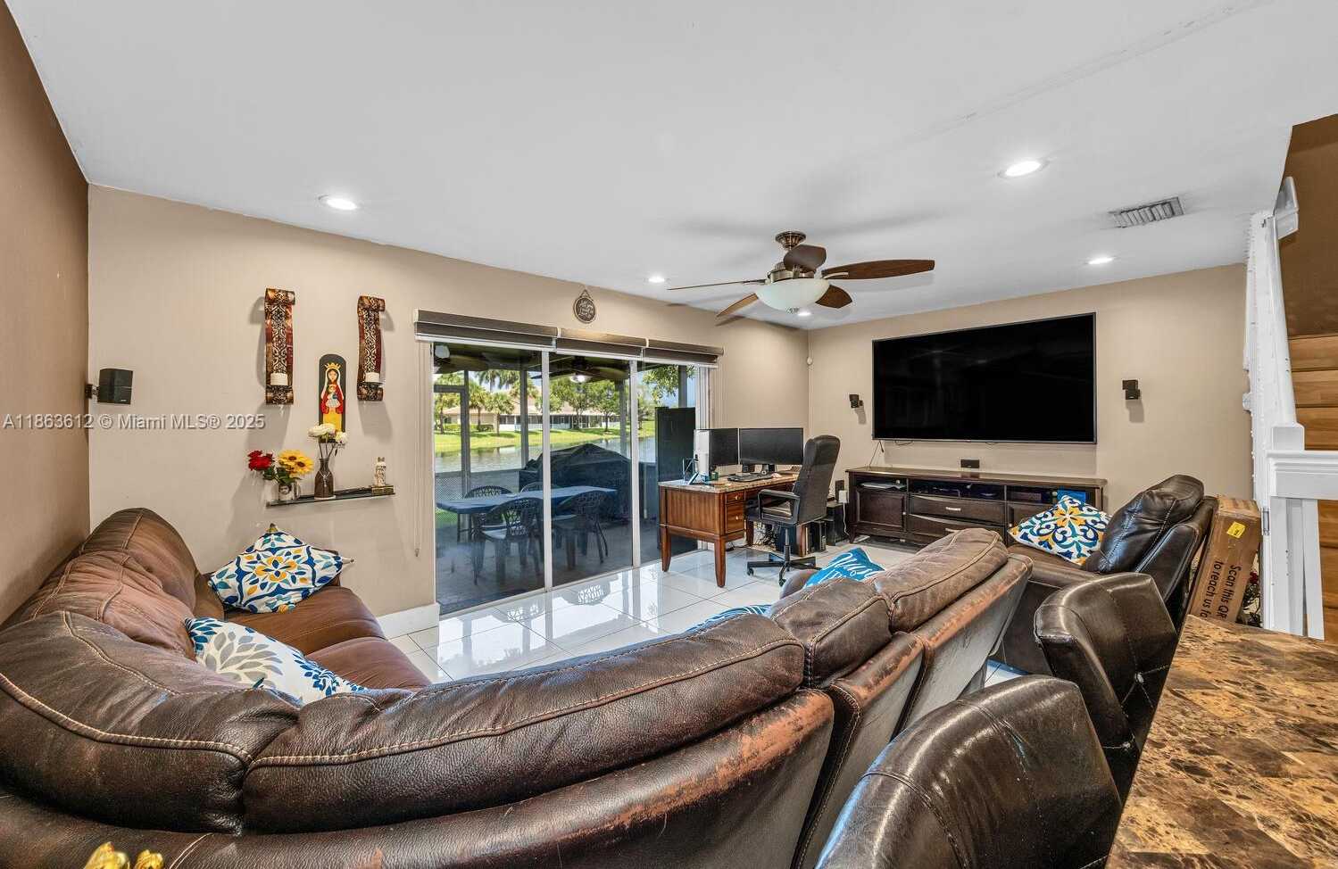 Small Image of 20839 NORTH WEST 4TH ST, Pembroke Pines Number 7