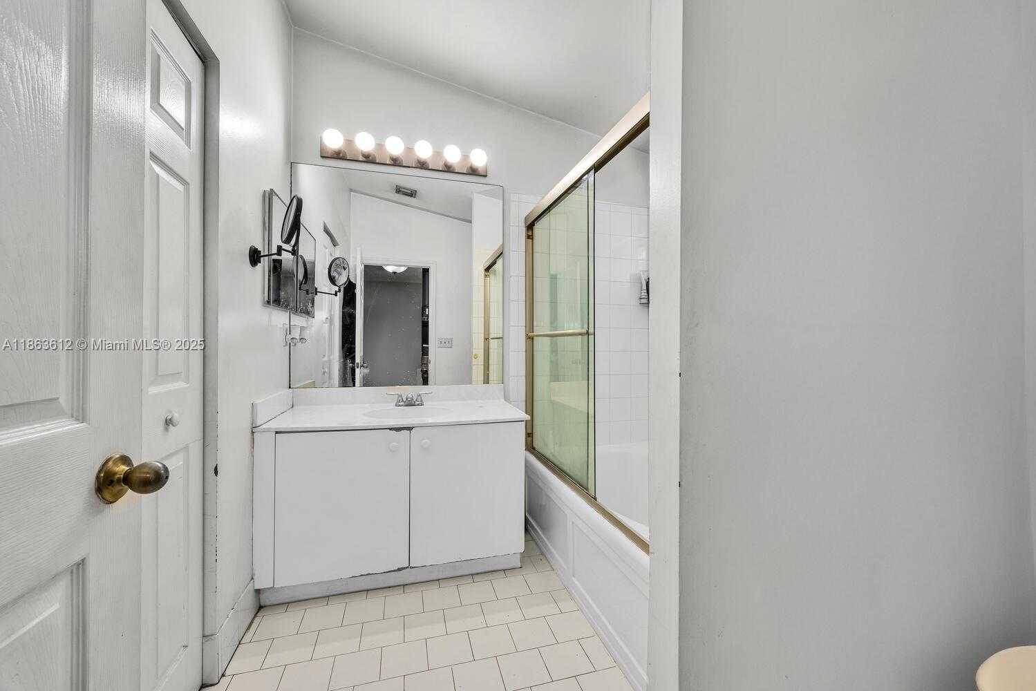 Small Image of 20839 NORTH WEST 4TH ST, Pembroke Pines Number 8