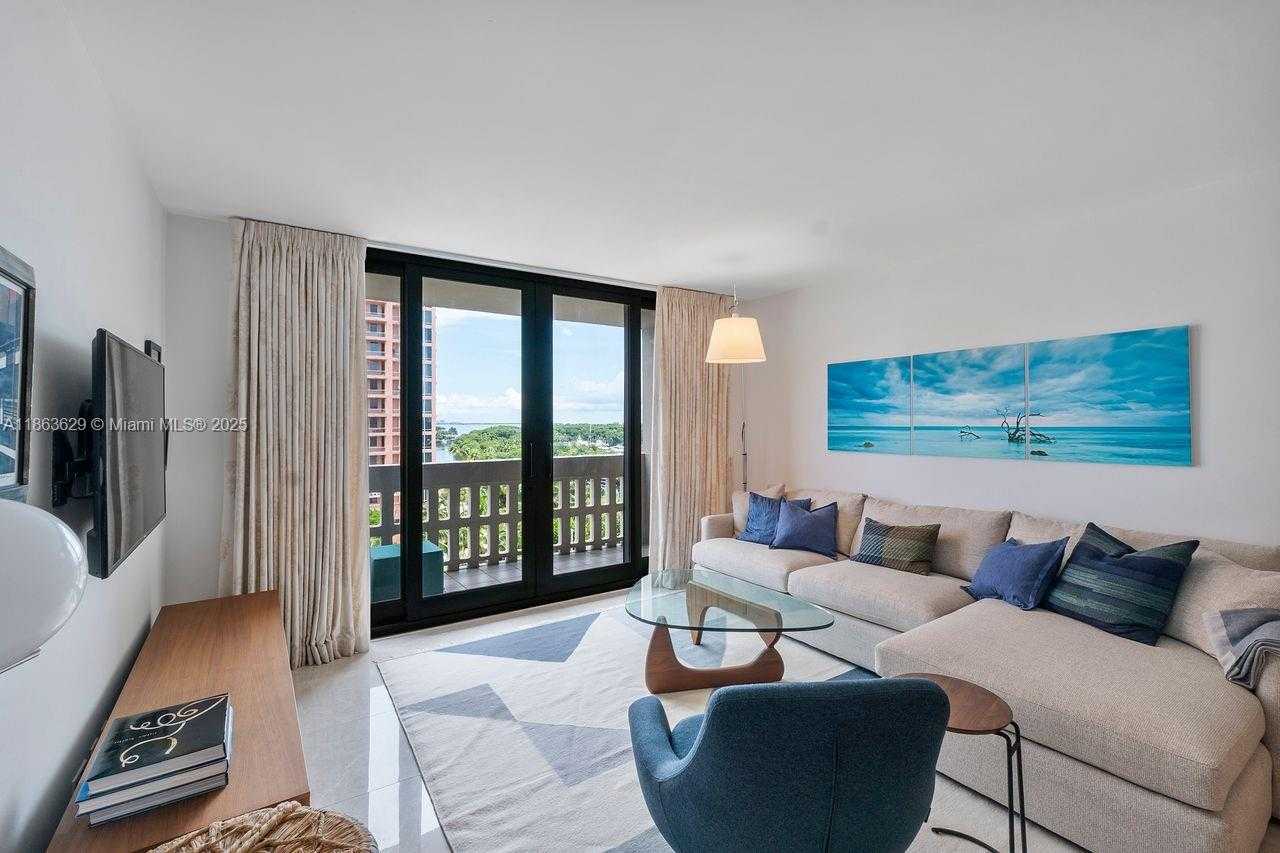 Small Image of 90 EDGEWATER DR #820, Coral Gables Number 13