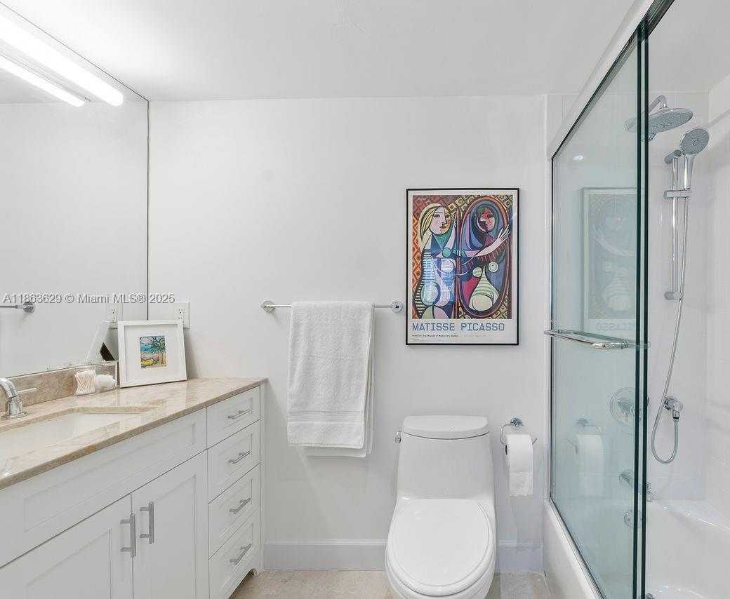 Small Image of 90 EDGEWATER DR #820, Coral Gables Number 20