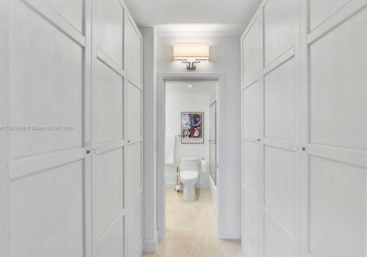 Small Image of 90 EDGEWATER DR #820, Coral Gables Number 22