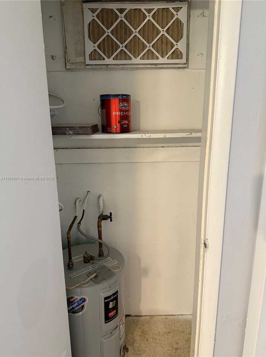 Small Image of 1733 MAYO ST #6, Hollywood Number 11