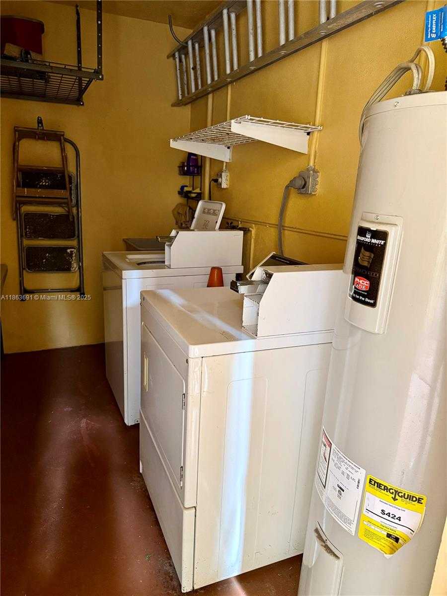 Small Image of 1733 MAYO ST #6, Hollywood Number 13