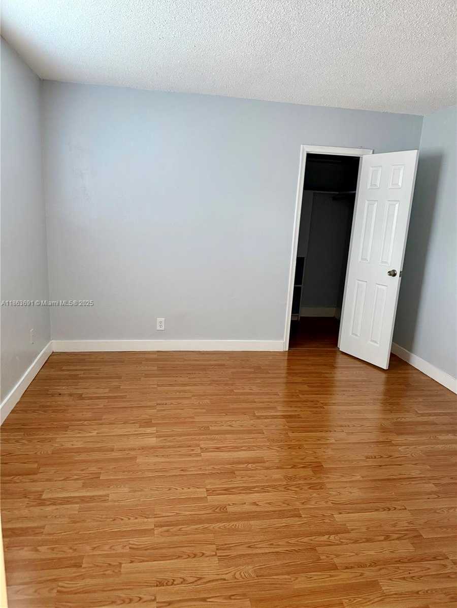 Small Image of 1733 MAYO ST #6, Hollywood Number 7