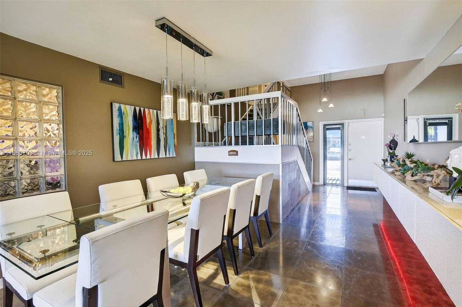 Small Image of 1530 WEST GOLFVIEW DR, Pembroke Pines Number 12