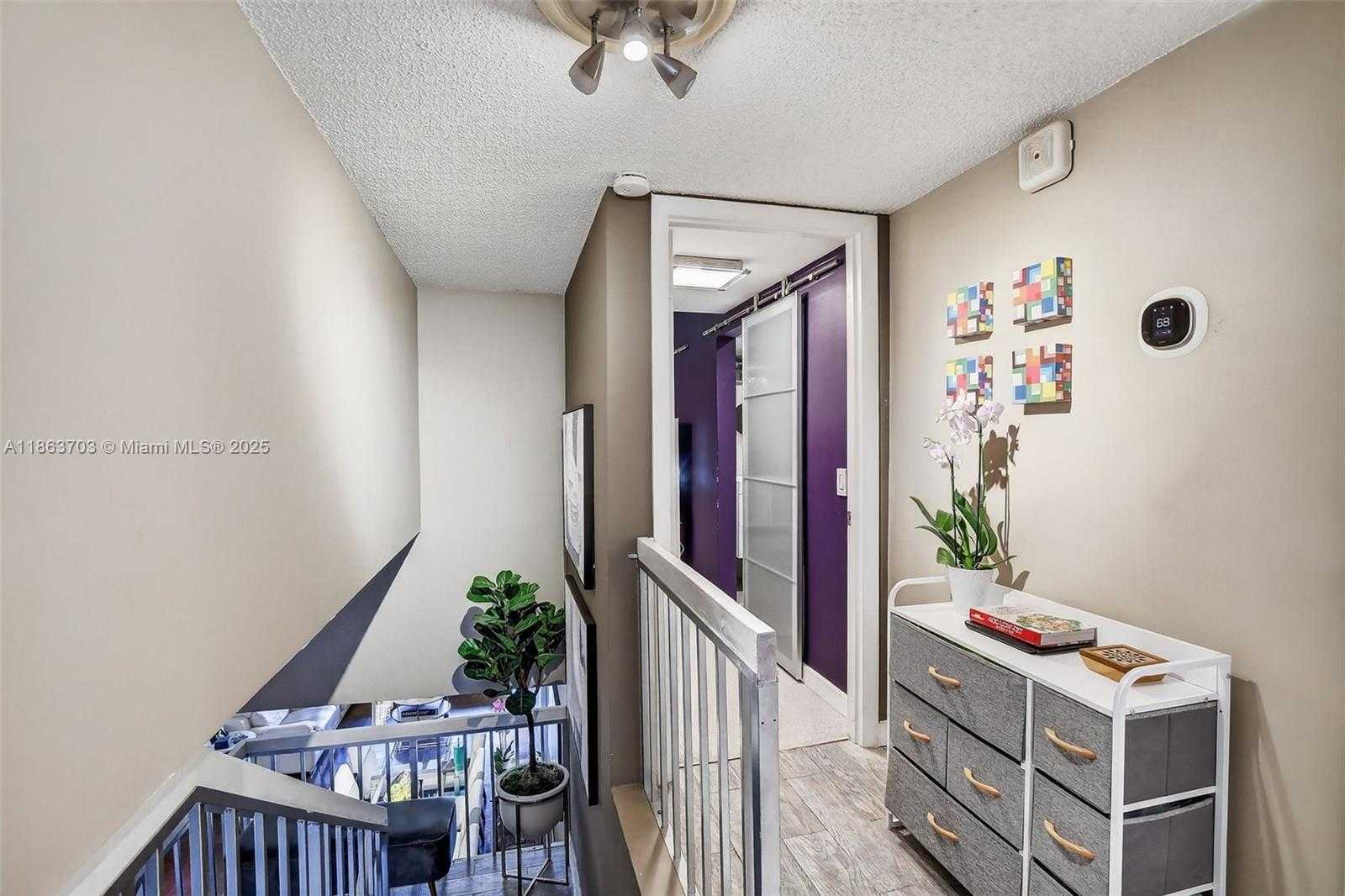 Small Image of 1530 WEST GOLFVIEW DR, Pembroke Pines Number 25