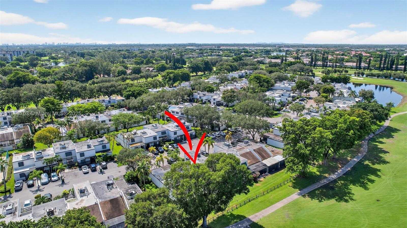 Small Image of 1530 WEST GOLFVIEW DR, Pembroke Pines Number 46