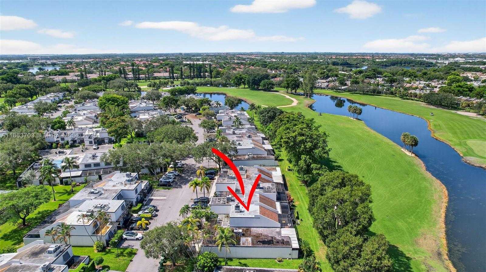 Small Image of 1530 WEST GOLFVIEW DR, Pembroke Pines Number 47