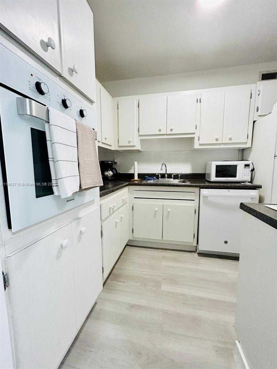 Small Image of 100 LINCOLN RD #535, Miami Beach Number 4