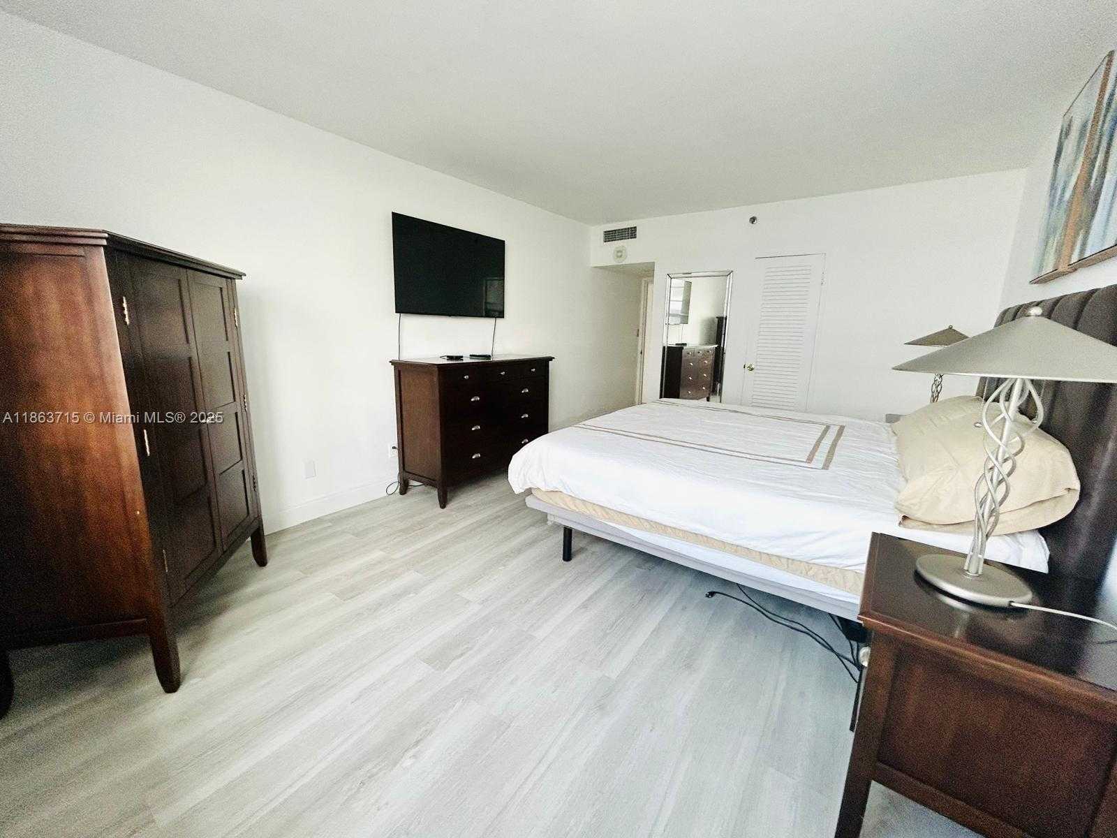 Small Image of 100 LINCOLN RD #535, Miami Beach Number 5