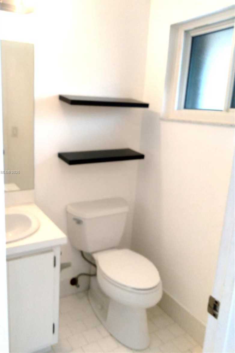Small Image of 1532 GABRIEL ST, Hollywood Number 2
