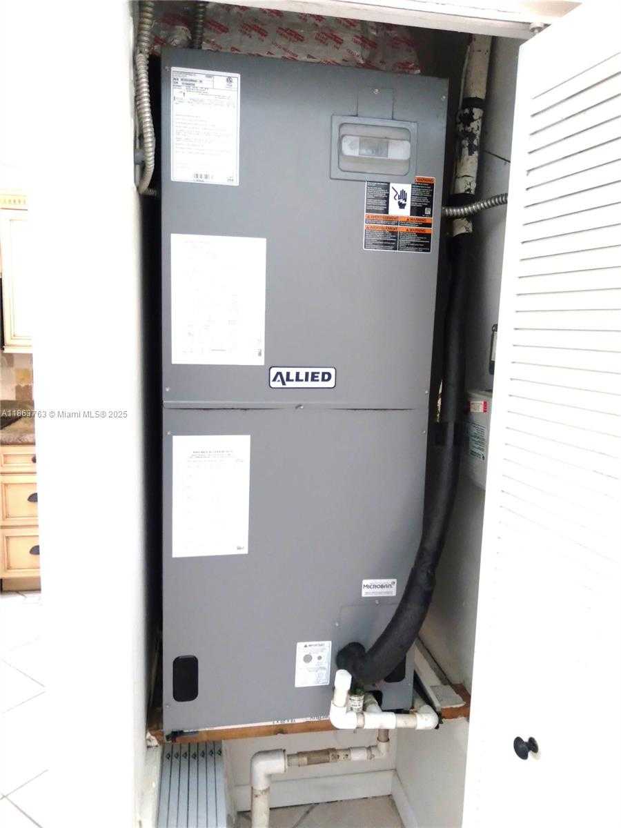 Small Image of 1532 GABRIEL ST, Hollywood Number 3