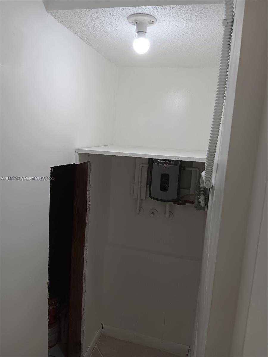 Small Image of 1532 GABRIEL ST, Hollywood Number 31