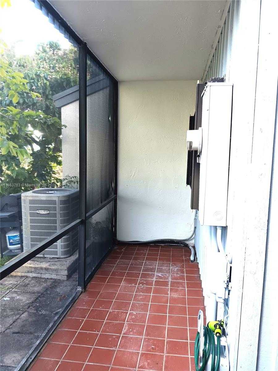 Small Image of 1532 GABRIEL ST, Hollywood Number 35