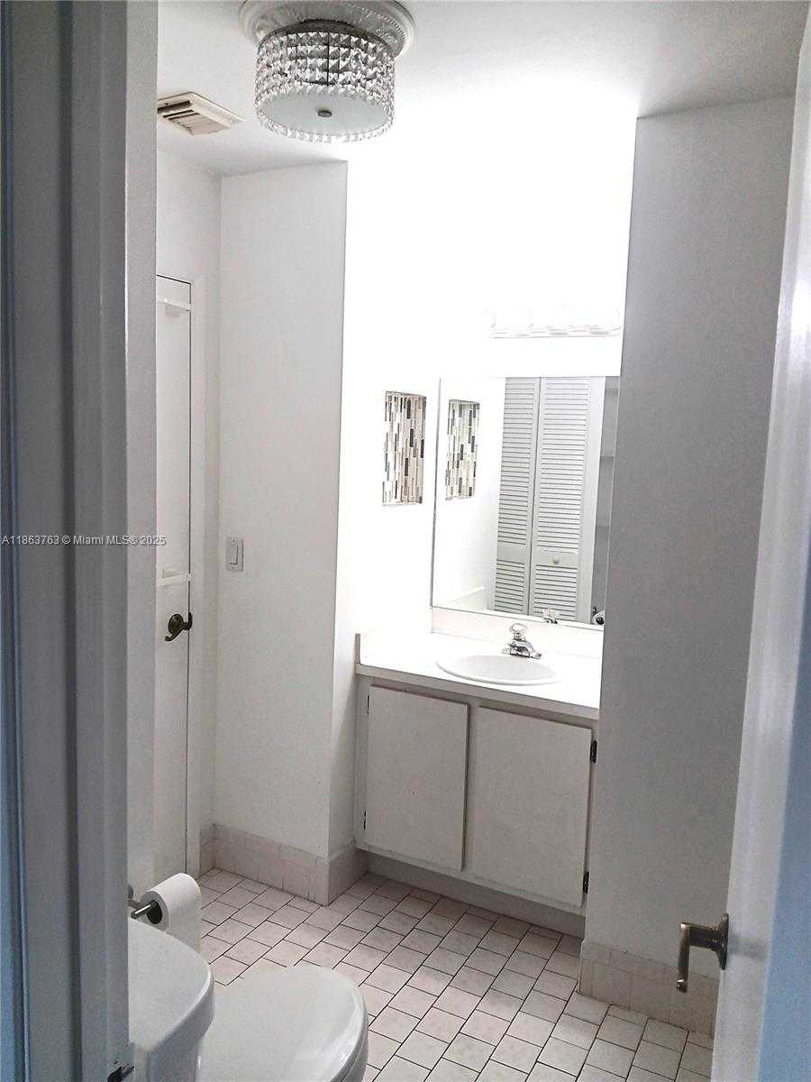 Small Image of 1532 GABRIEL ST, Hollywood Number 45