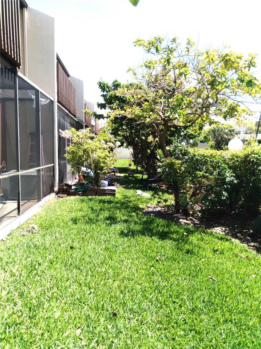Small Image of 1532 GABRIEL ST, Hollywood Number 6