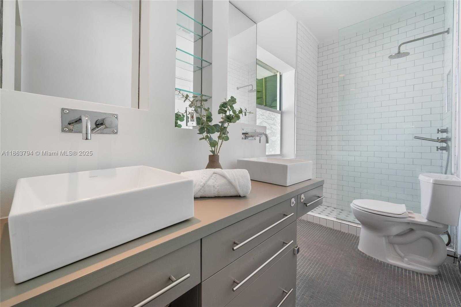 Small Image of 4015 NORTH MERIDIAN AVE #4, Miami Beach Number 14