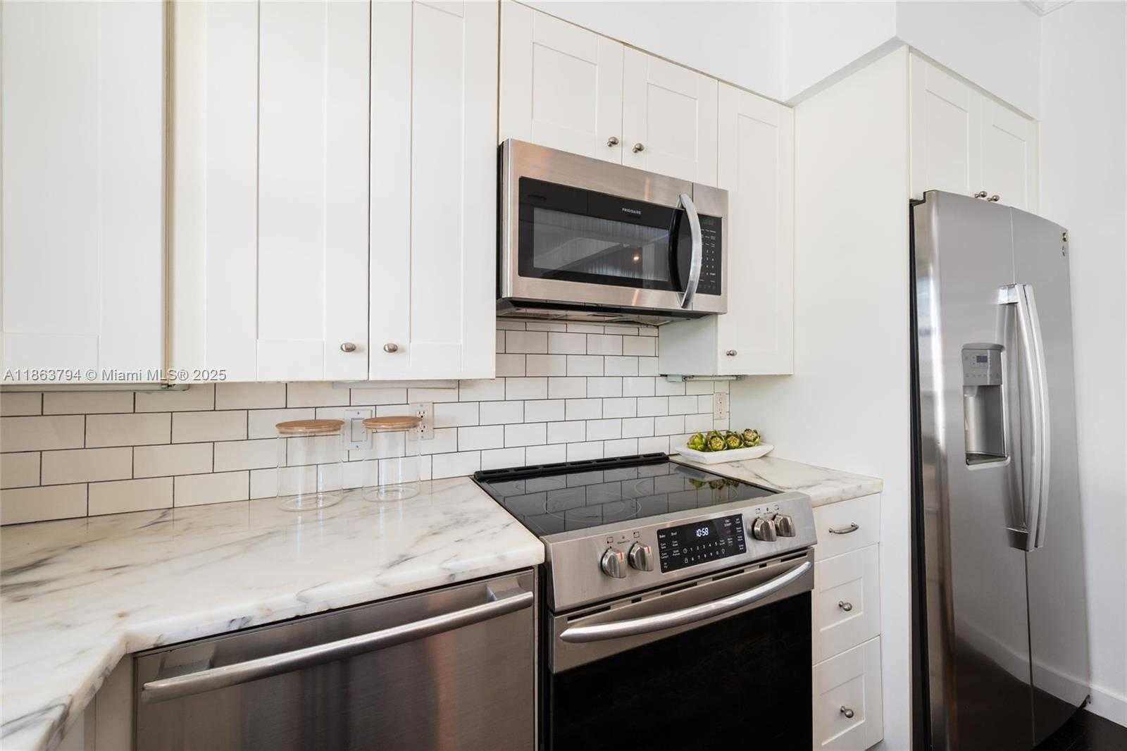 Small Image of 4015 NORTH MERIDIAN AVE #4, Miami Beach Number 9