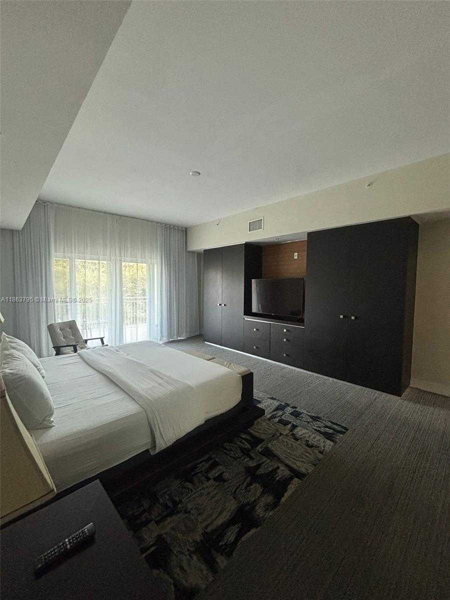 Small Image of 5300 NORTH WEST 87TH AVE #913, Doral Number 13
