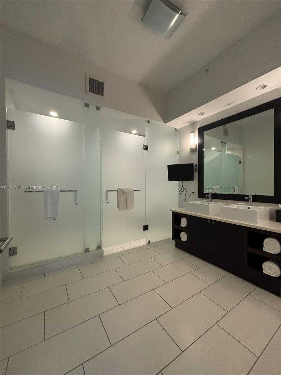 Small Image of 5300 NORTH WEST 87TH AVE #913, Doral Number 14