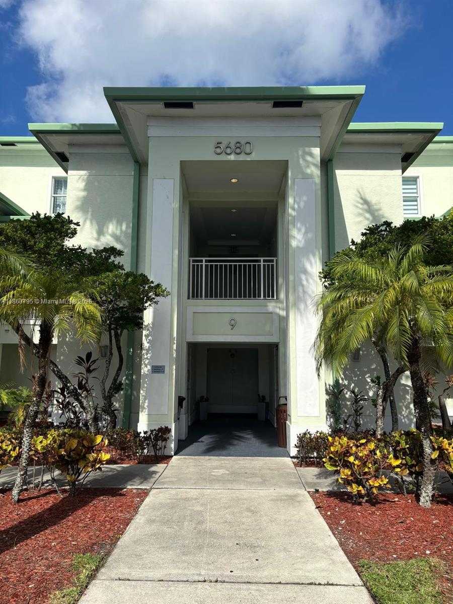 Small Image of 5300 NORTH WEST 87TH AVE #913, Doral Number 2