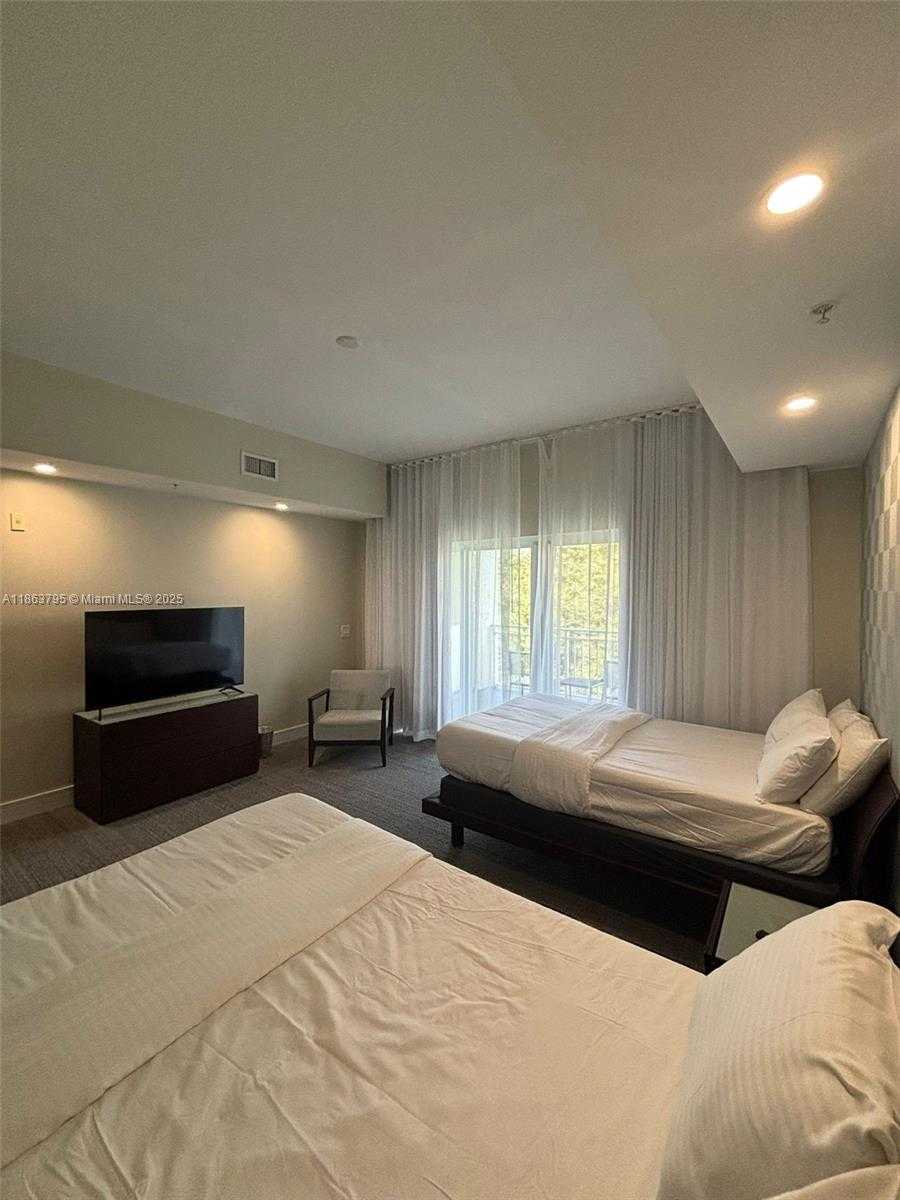 Small Image of 5300 NORTH WEST 87TH AVE #913, Doral Number 22