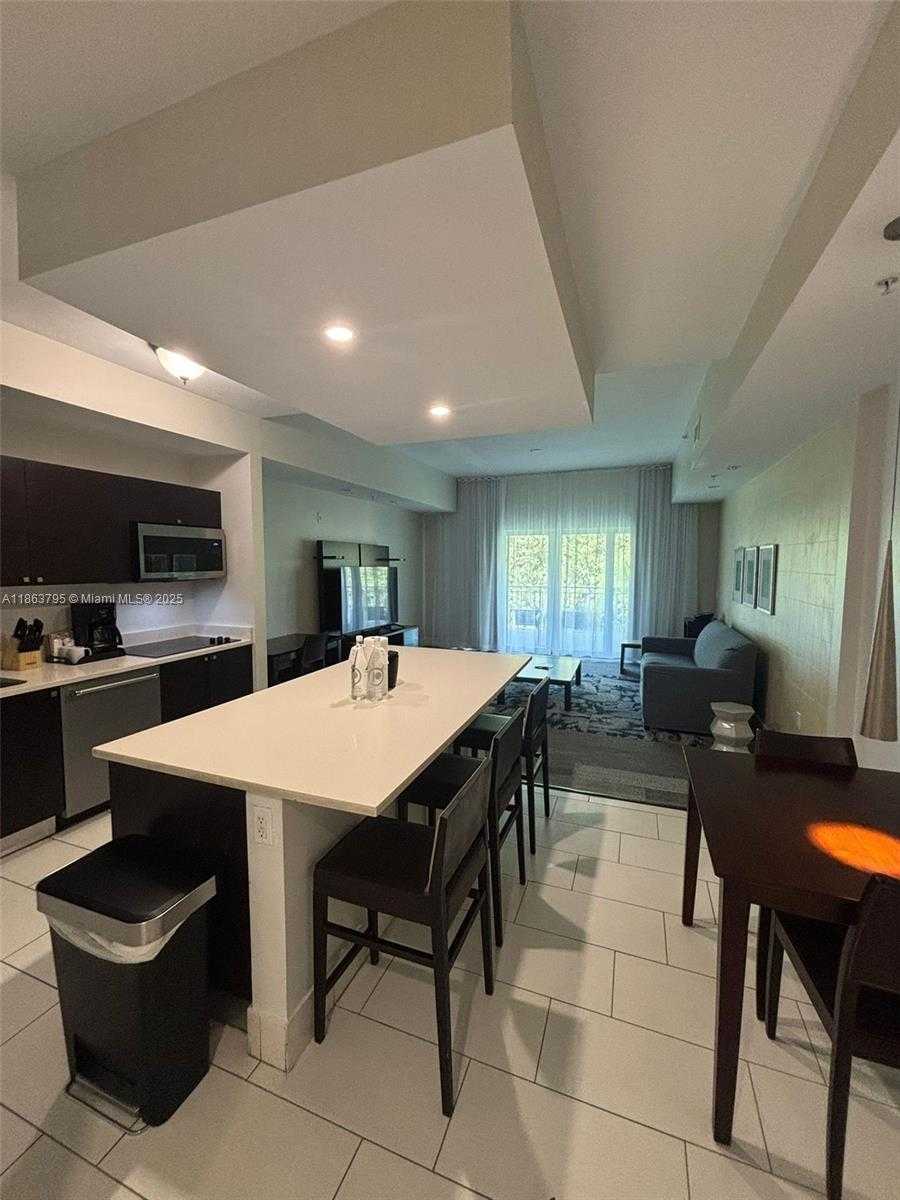 Small Image of 5300 NORTH WEST 87TH AVE #913, Doral Number 4
