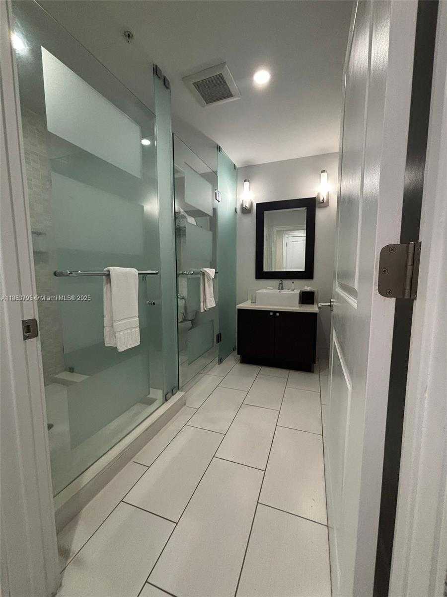 Small Image of 5300 NORTH WEST 87TH AVE #913, Doral Number 8