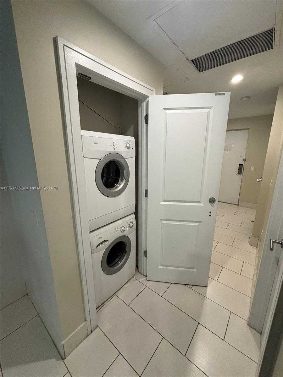 Small Image of 5300 NORTH WEST 87TH AVE #913, Doral Number 9