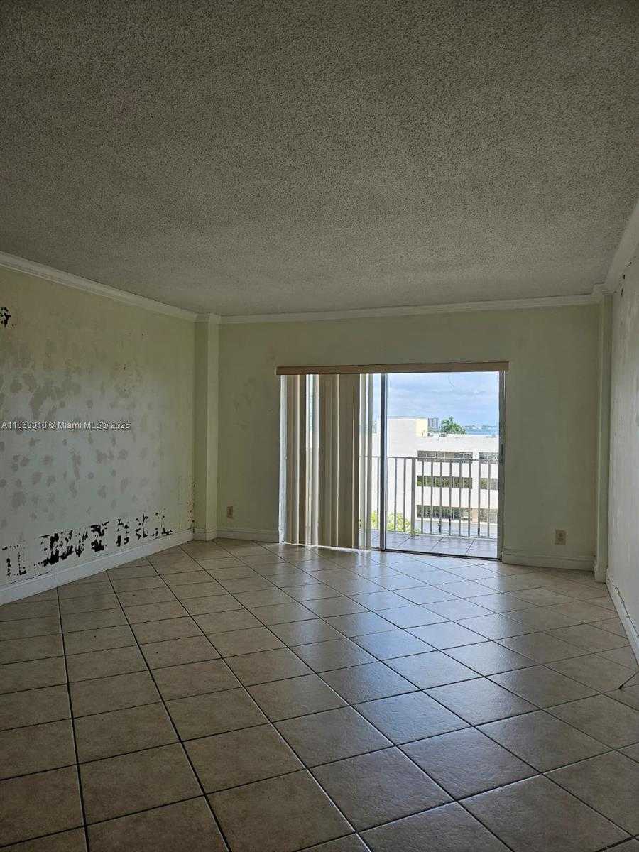 Small Image of 1455 NORTH TREASURE DR #7G, North Bay Village Number 10
