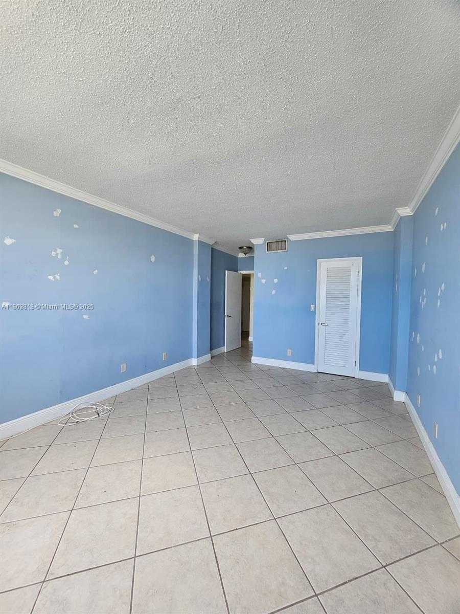 Small Image of 1455 NORTH TREASURE DR #7G, North Bay Village Number 13
