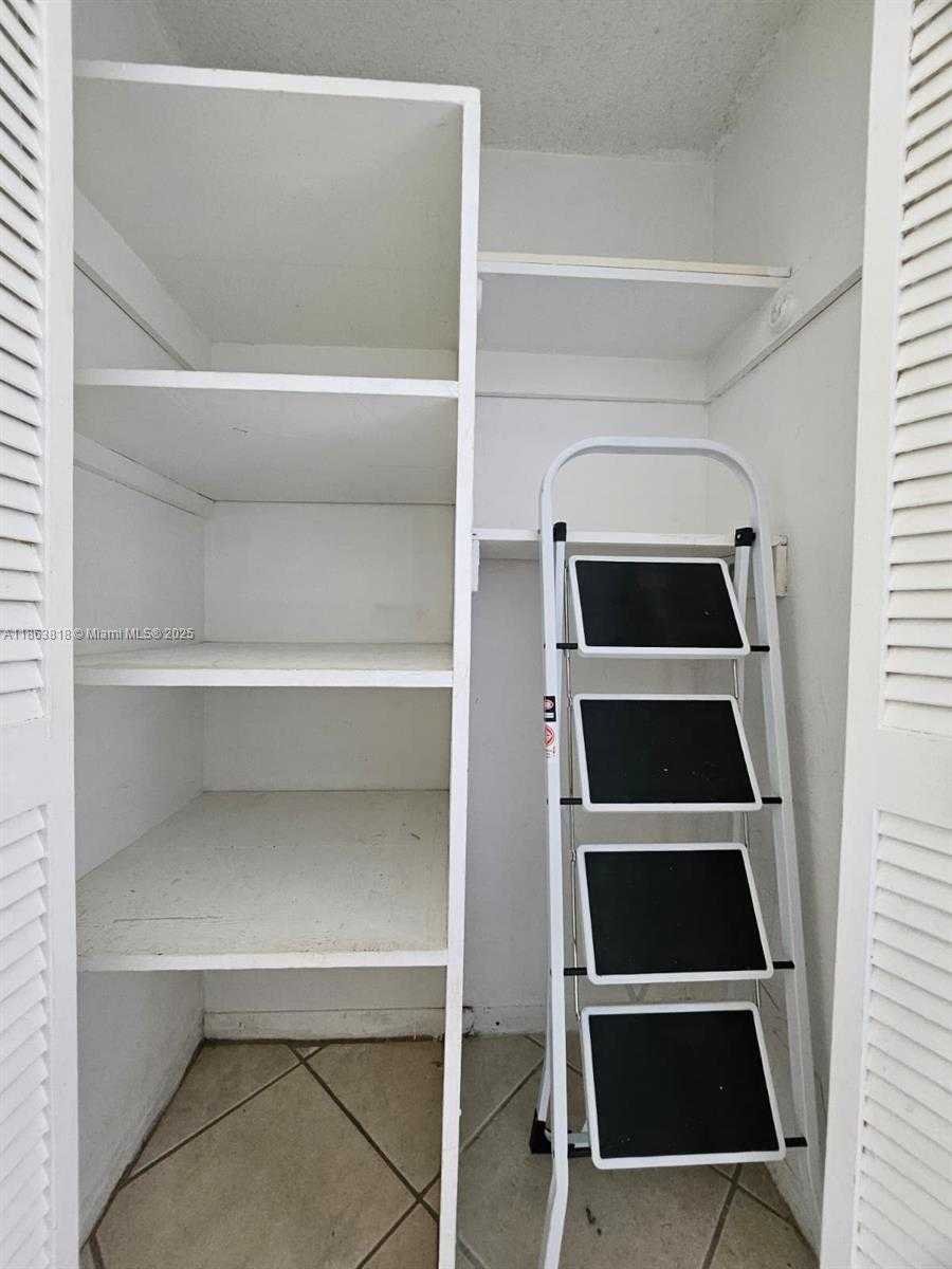 Small Image of 1455 NORTH TREASURE DR #7G, North Bay Village Number 14