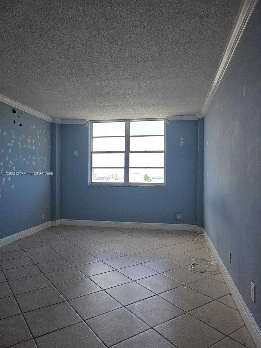 Small Image of 1455 NORTH TREASURE DR #7G, North Bay Village Number 15