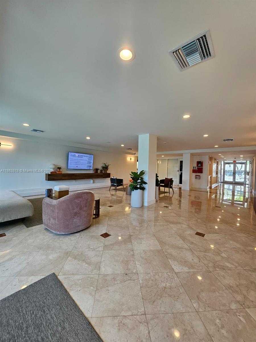 Small Image of 1455 NORTH TREASURE DR #7G, North Bay Village Number 2