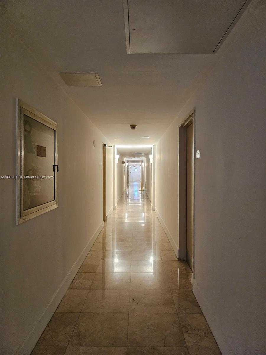 Small Image of 1455 NORTH TREASURE DR #7G, North Bay Village Number 21