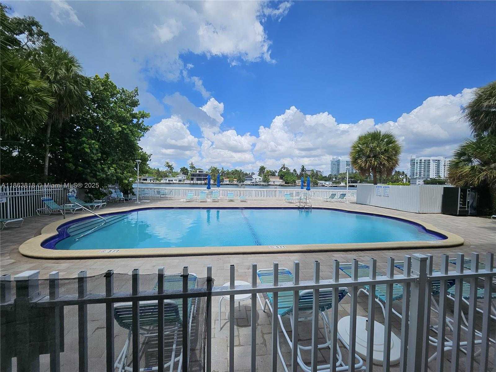 Small Image of 1455 NORTH TREASURE DR #7G, North Bay Village Number 23