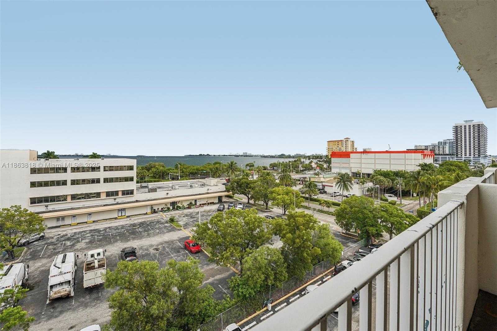 Small Image of 1455 NORTH TREASURE DR #7G, North Bay Village Number 29