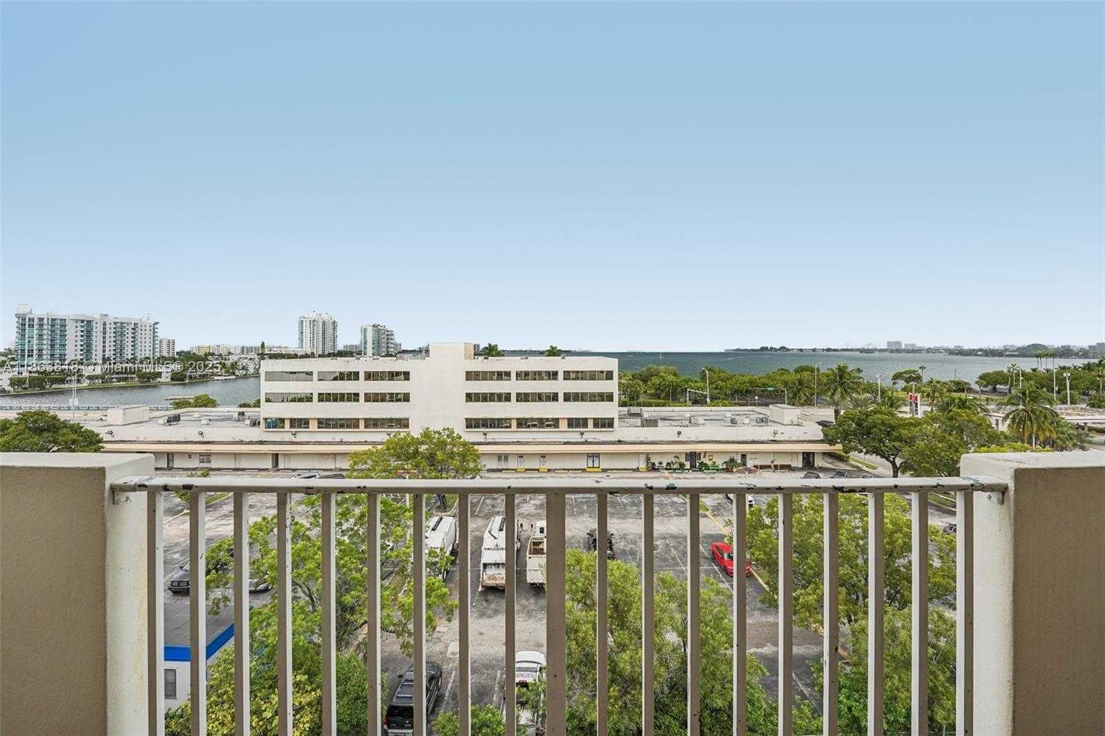 Small Image of 1455 NORTH TREASURE DR #7G, North Bay Village Number 30