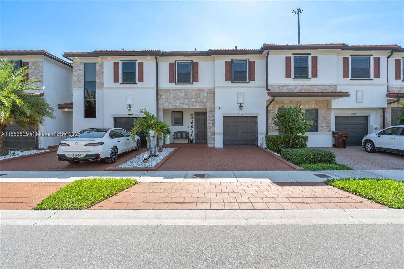 Small Image of 10269 WEST 32ND LN, Hialeah Number 2