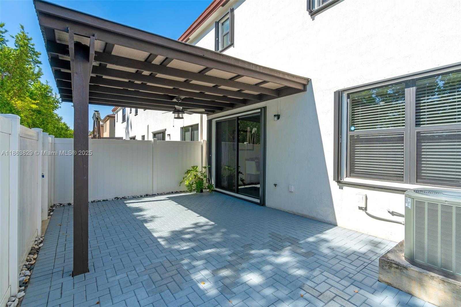 Small Image of 10269 WEST 32ND LN, Hialeah Number 22