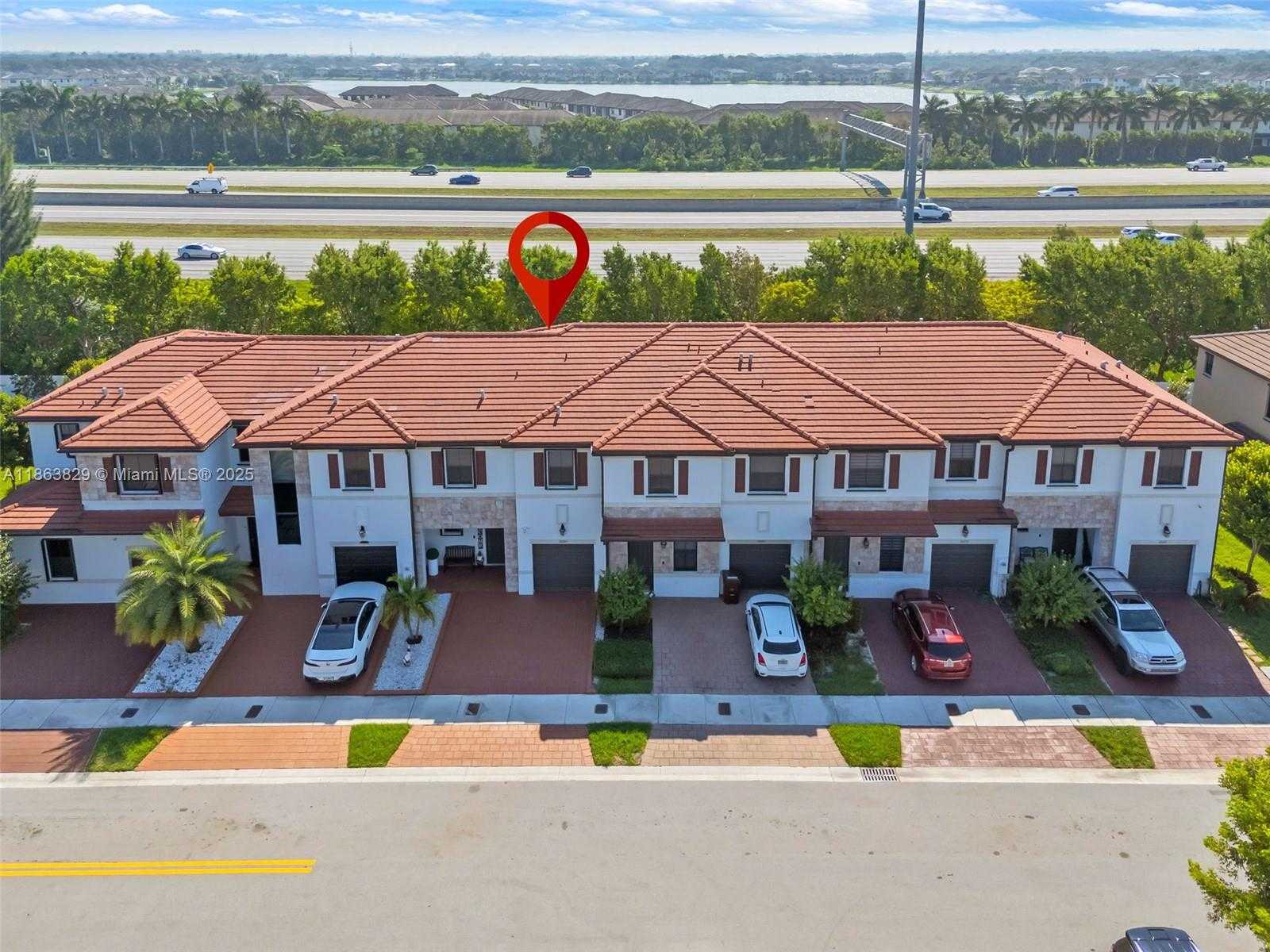 Small Image of 10269 WEST 32ND LN, Hialeah Number 23